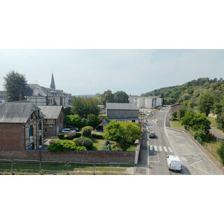 <figure>   <img src="ton-image-9.jpg" alt="Programme immobilier Les Ondines  Duclair  rsidence moderne au bord de la Seine">   <figcaption>Vue depuis la rsidence Les Ondines  Duclair, profitant dun emplacement privilgi prs de la Seine.</figcaptio