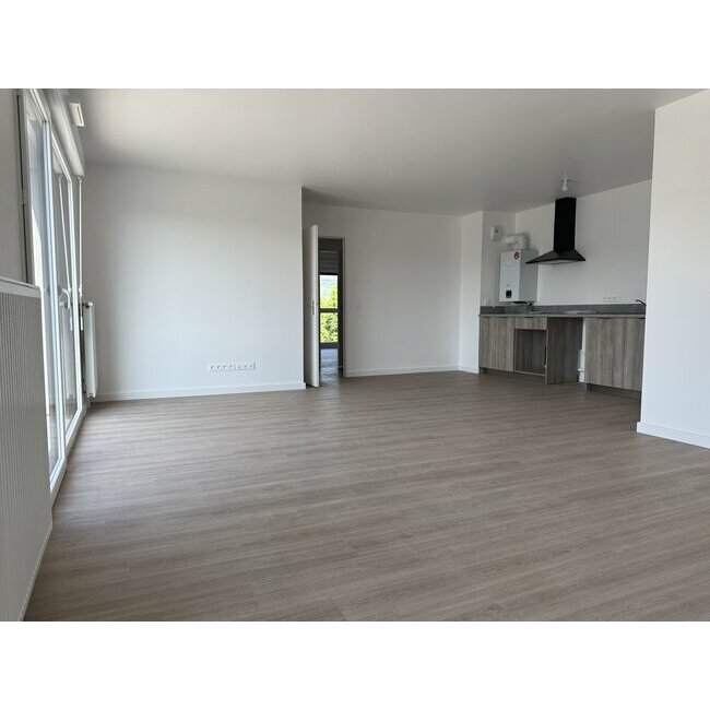 <img src="cuisine-appartement-elbeuf.jpg" alt="Appartement neuf Les Rives de Seine  Elbeuf  cuisine ouverte moderne"> <figcaption>Cuisine ouverte et fonctionnelle dun appartement neuf du programme Les Rives de Seine  Elbeuf.</figcaption>