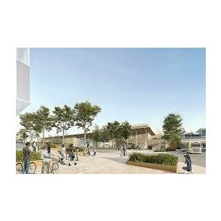 Travaux de rnovation de la gare de Melun, face  la rsidence La Passerelle. Un emplacement stratgique pour un investissement LMNP avec bail civil,  seulement 20 minutes de Paris.