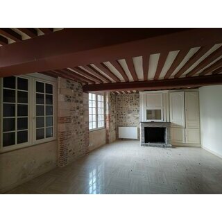 Honfleur (14) Malraux 30% - Déficit Foncier ASL Appartement rénové à Honfleur avec prestations contemporaines, confort moderne et charme de l’ancien.